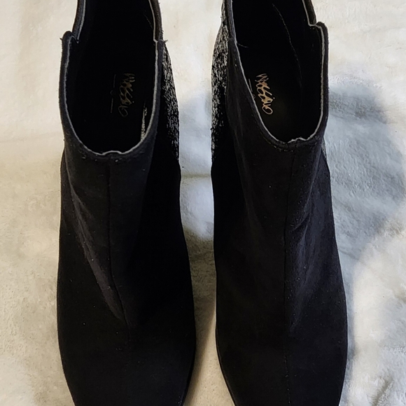 Mossimo Supply Co. Black Suede And Sparkle Heeled Ankle Boots, EUC, Size 7.5 - Picture 3 of 8